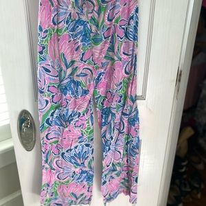 Incredibly comfortable!! Great for lounging in style. Well worn.